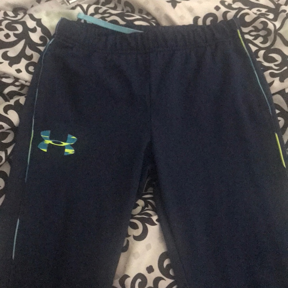 UA girls athletic pants.